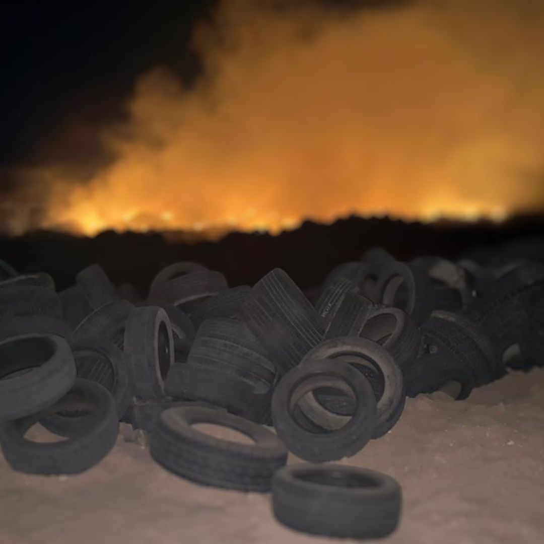 Maquinaria Pesada Permanece en la Zona